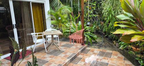 Huahine House | Hinevai LODGE