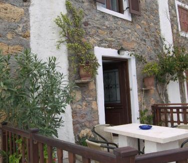 Vigla House | Hiona Cottage
