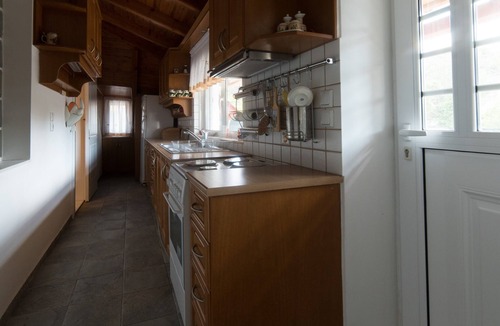 Limni Vouliagmenis House | Holiday Home 'Billi's Loft' with Sea View, Wi-Fi and Air Conditioning