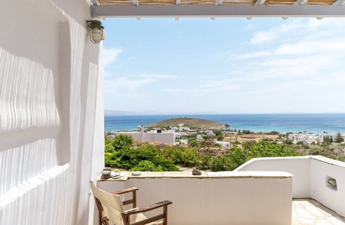 Agios Ioannis House | Holiday Home 'Anemologio 304 Tinos' with Sea View, Wi-Fi and Air Conditioning
