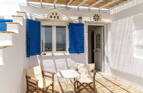 Agios Ioannis House | Holiday Home 'Anemologio 304 Tinos' with Sea View, Wi-Fi and Air Conditioning