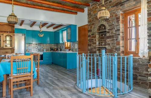 Katakoilos House | Holiday Home 'Archontiko Keli' with Mountain View, Wi-Fi and Air Conditioning