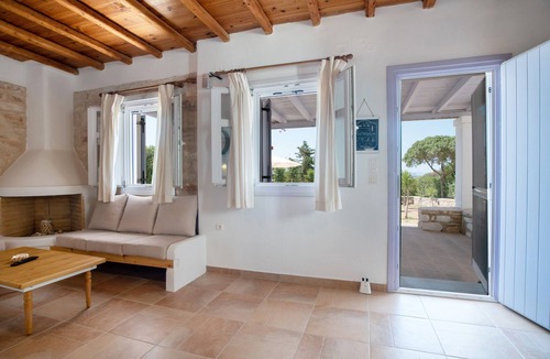 Chrissi Akti House | Holiday Home 'Blue Xenia - 3' with Sea View, Wi-Fi and Air Conditioning