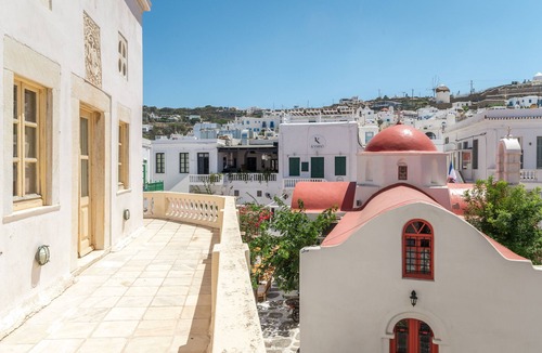 Mykonos Town House | Holiday Home 'Cambanis Residence Mykonos Town' with Sea View, Wi-Fi and Air Conditioning