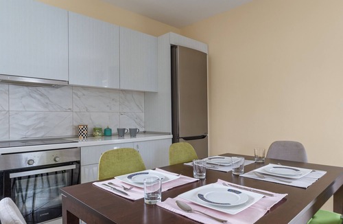 Loutraki House | Holiday Home 'Maisonette Maria' with Balcony, Wi-Fi and Air Conditioning