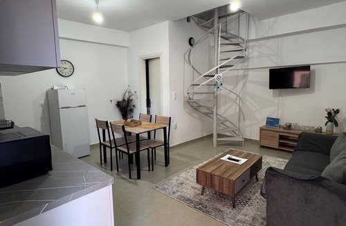 Episkopi House | Holiday Home 'Maravel House' with Sea View, Wi-Fi and Air Conditioning