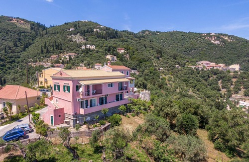 Gimari House | Holiday Home 'Nikolas House' with Sea View, Balcony and Wi-Fi