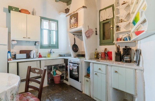 Arnados House | Holiday Home 'Nikos - Tinos - Arnados' with Sea View and Shared Terrace