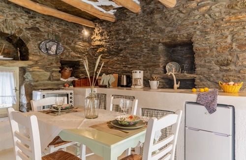 Andros Town House | Holiday Home 'Oak Farm Traditional Guesthouse' with Sea View, Private Terrace and Wi-Fi