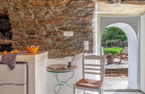Andros Town House | Holiday Home 'Oak Farm Traditional Guesthouse' with Sea View, Private Terrace and Wi-Fi