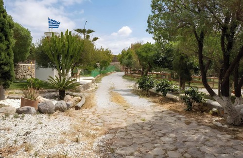 Milos House | Holiday Home 'Olive' with Sea View, Wi-Fi and Air Conditioning