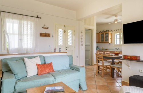 Posidonia House | Holiday Home 'Sunset Retreat Villa Sophia", Wi-Fi and Air Conditioning
