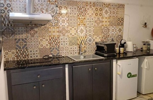 Syros House | Holiday Home 'Seagull Syros Seaside' with Sea View, Private Terrace and Wi-Fi