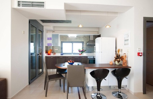 Nopigia House | holiday home "Villa Pounentes" with private pool