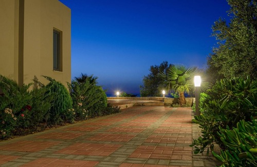 Nopigia House | holiday home "Villa Pounentes" with private pool