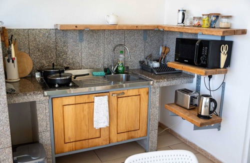 Zig Zag Ward Apartment | Homerez - Apt. Les Mamelles