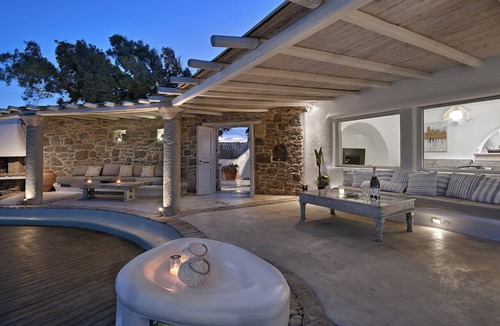 Paradise Villa | Homerez - Luxury Villa with Pool in Platis Gialos