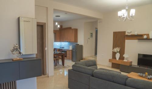 Ydraia Apartment | HomeSweetHome
