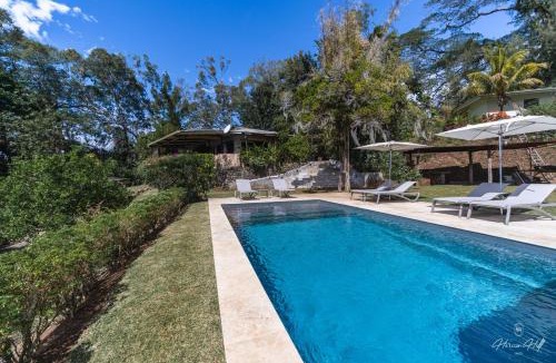 Pirae Villa | Horizon Hill Villa