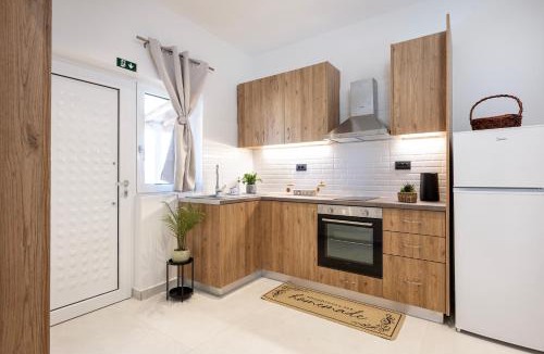 Marmari Apartment | Horse Farm House - 5 Min to the Beach