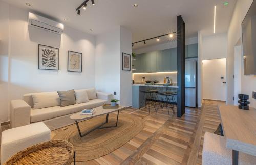 Lambi Apartment | Hot Tub - 5 min to Beaches - Netflix - Full Kitchen