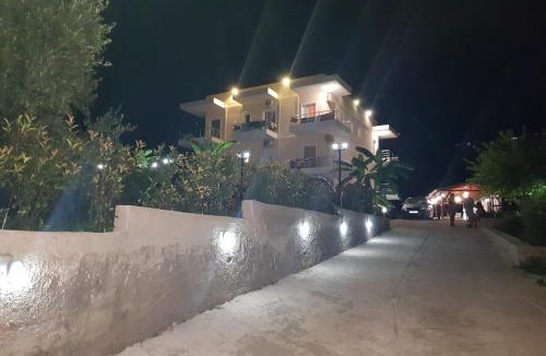 Dhermi Hotel | Hotel Afrodite