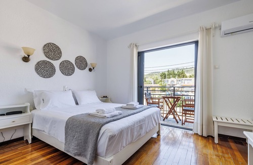 Skopelos Town Hotel | Hotel Amalia