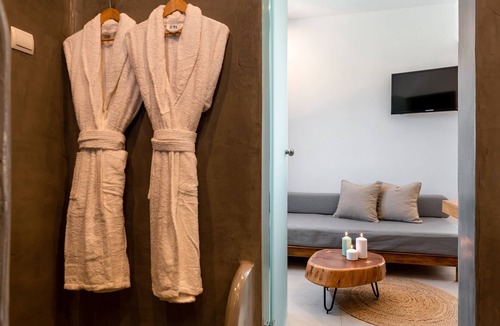 Vothon Hotel | Hotel Kalisperis