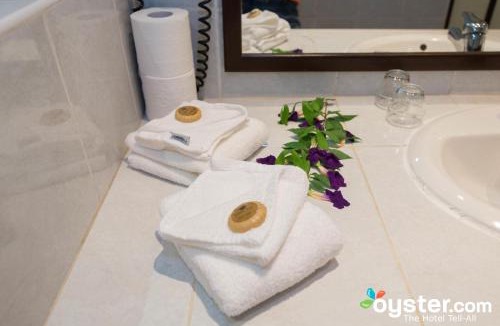 Cook's Bay Hotel | Hotel Kaveka
