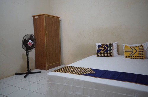 Genteng Hotel | Hotel O Hunian 99