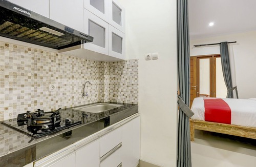 Renon Hotel | Hotel O March 67 Stay