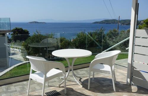 Skiathos Town Hotel | Hotel Rene