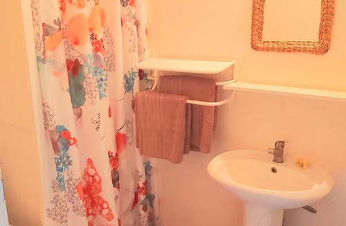 Huahine Bed & Breakfast | HUAHINE - Bungalow Manta Family