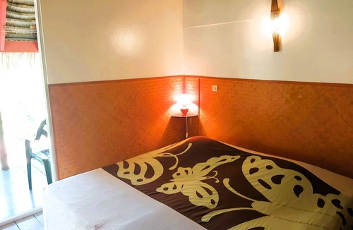 Huahine Bed & Breakfast | HUAHINE - Bungalow Saumon des Dieux