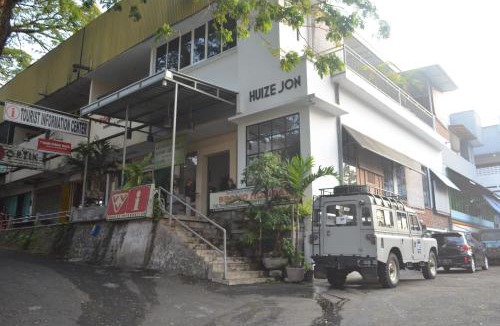 Kauman Hostel | Huize Jon Hostel