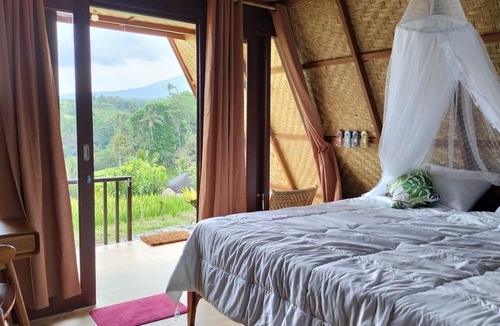 Penebel Cabin | Humble Cabin surrounded by Nature Vibes - Rice Fields and waterfalls