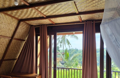 Penebel Cabin | Humble Cabin surrounded by Nature Vibes - Rice Fields and waterfalls