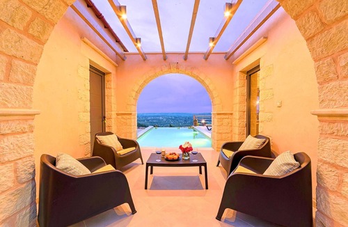 Apokoronas House | Hut "Villa Vardis" with own pool