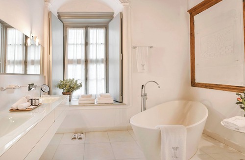 idhra Hotel | Hydrea Exclusive Hospitality