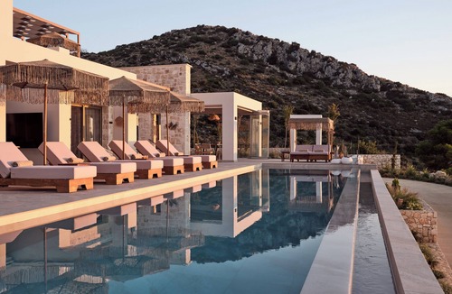 Agia Marina Villa | Iconic skyview Segreto Villa – 7 Bedrooms, Massive Pool, Gym & Unrivaled Views.