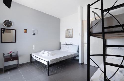 Pidima Kyras Apartment | Iguana studio 14