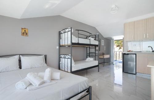 Pidima Kyras Apartment | Iguana studio 17