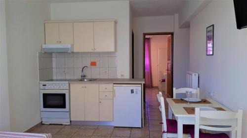 Patitiri Apartment | Ikos Studios and Apartments