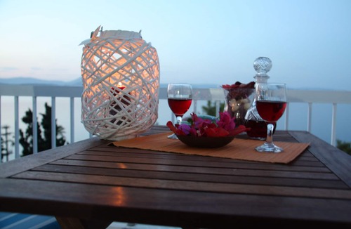 Spetses Cottage | iLiana's seaside maisonette.