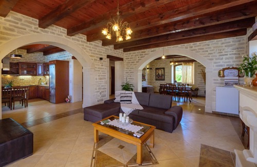 Asteri Villa | Impressive four bedroom stone house with swimming pool