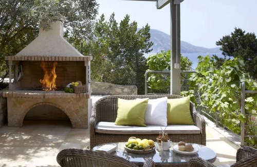 Assos Villa | Impressive Kefalonia Villa | Villa Bookman | 2 Bedrooms | Seafront