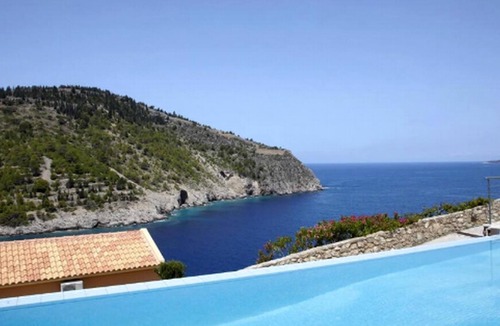 Assos Villa | Impressive Kefalonia Villa | Villa Bookman | 2 Bedrooms | Seafront