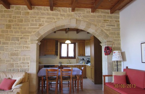 Prines Villa | Impressive Rethymno Villa | 3 Bedrooms | Villa Kiriya
