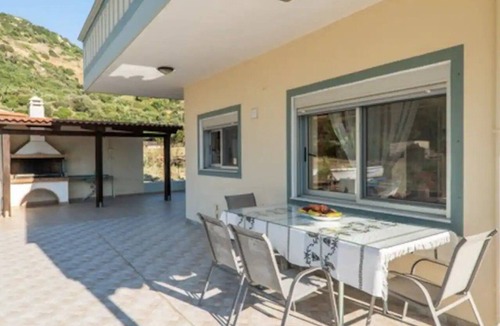 Kolymbari House | in Kolimvari mit Großer Terrasse by Interhome
