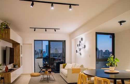 Viejo Arroyo Hondo Apartment | In the center of the city, in front of a shopping center and close to the metro.